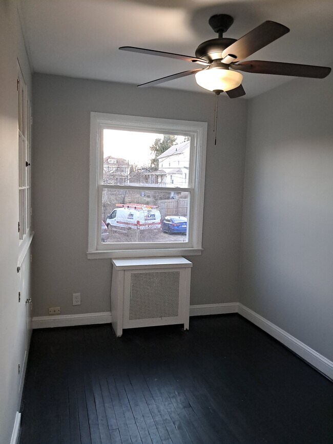 Photo - 1924 Deering Ave