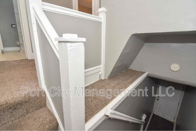 Photo - 5 S Wickham Rd