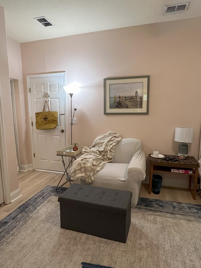 Photo - 16 Kaiser Pl Unit French Studio Apartment