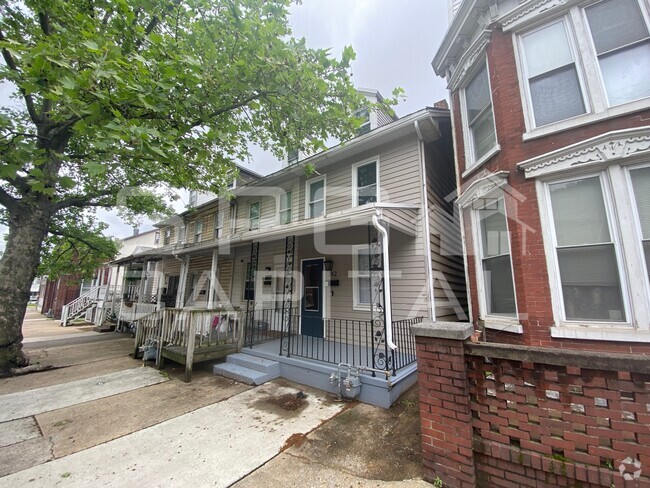Building Photo - 382 S 2nd St Rental