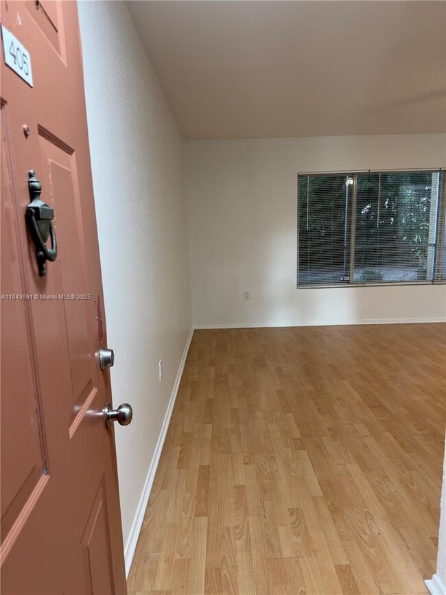 Building Photo - 2341 NW 33rd St Unit 405 Rental
