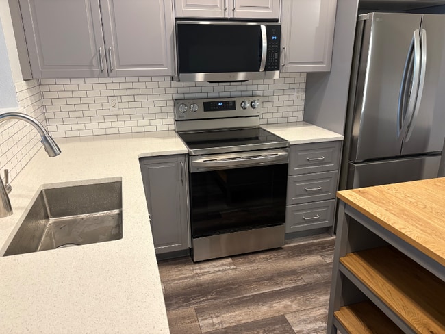 Photo - 2176 Eagle Ave