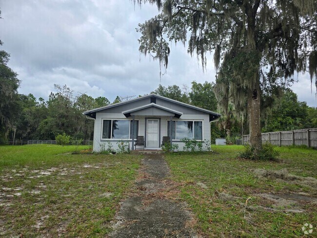 Building Photo - Waterfront Cottage Rental