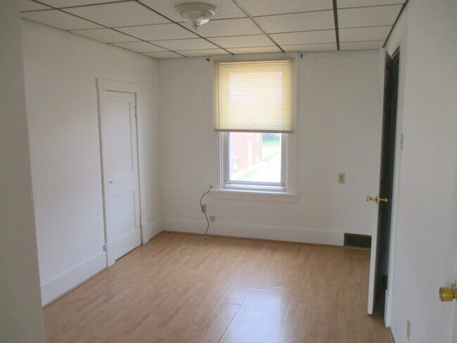 Photo - 1111 Lenz Ave Apartments