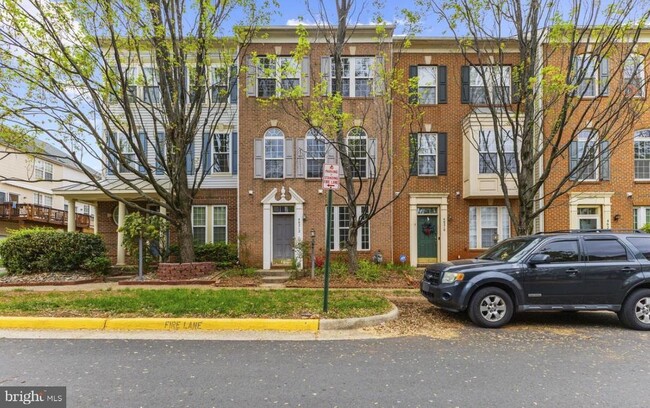 Photo - 46212 Walpole Terrace Townhome