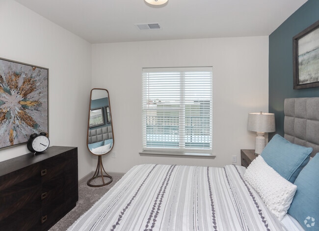 2BR, 2BA - 1203 SF