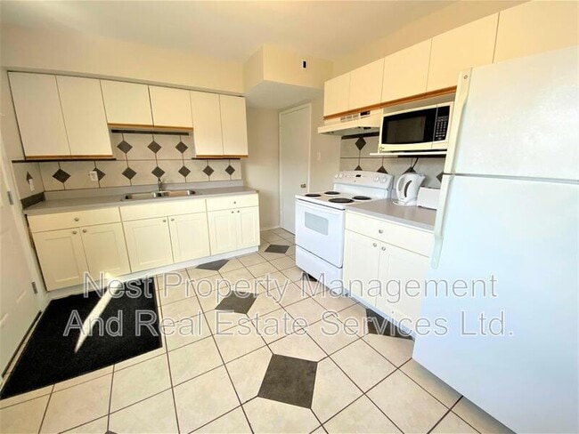 Building Photo - 24 Little Wedeene St