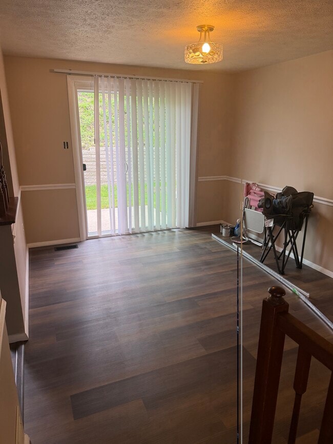 Dining room - 304 Sonnybrook Ct