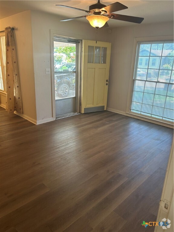 Building Photo - 1805 E Guadalupe St Rental