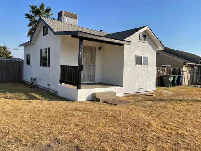 Building Photo - Fully Remodeled 2 bedroom and 1 bath home!