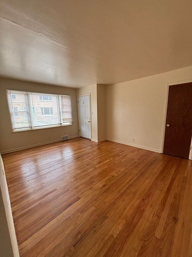 Building Photo - 3602 N Sherman Blvd Unit 3602-7