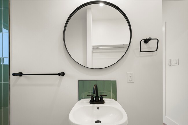 Photo - 808 Sul Ross St Unit 3