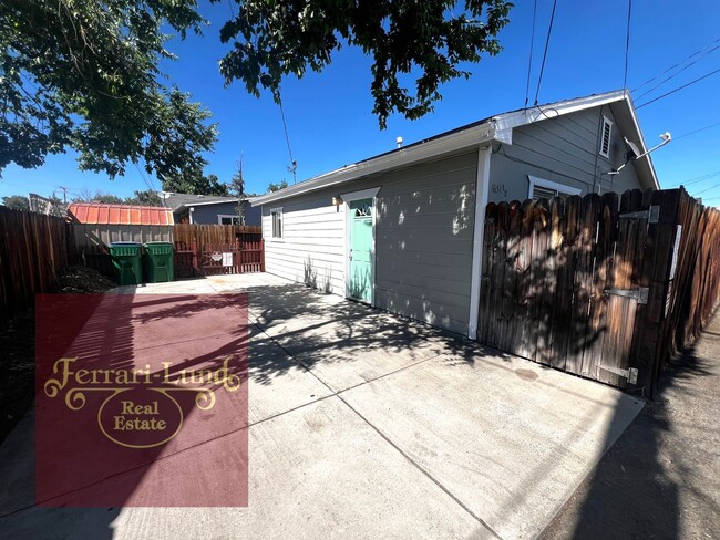 Building Photo - Beautifully renovated tiny home in Sparks ...