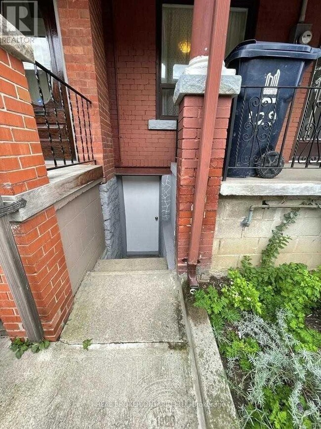 Photo - 129 Wolseley St