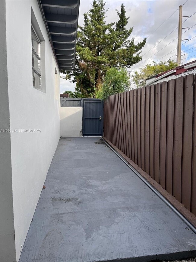 Photo - 50 NW 68th Ct Unidad 2