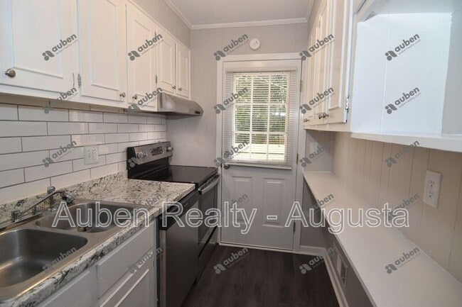 Photo - 1602 Johns Rd