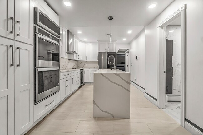 Photo - 154 Temple St