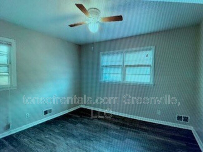 Photo - 914 Cross Anchor Rd