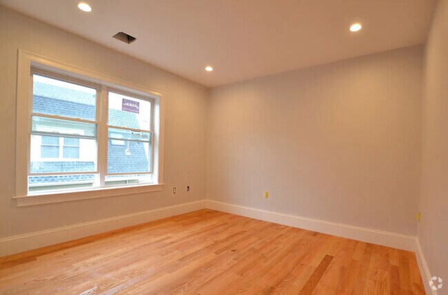 Building Photo - 26 Bothwell Rd Unit 1 Rental