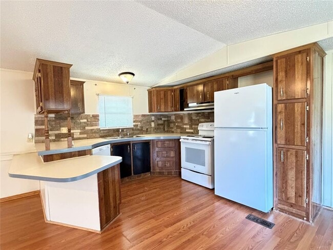 Photo - 382 Co Rd 4450