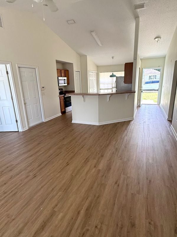 Photo - 1111 SW Yorktown Glen