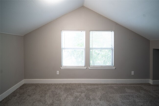 Photo - 711 Graham Pl