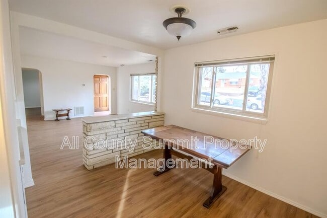 Photo - 9001 Hickory Pl