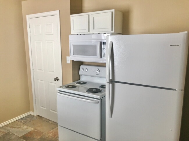Photo - Spacious 1/1 Close to TTU & Downtown