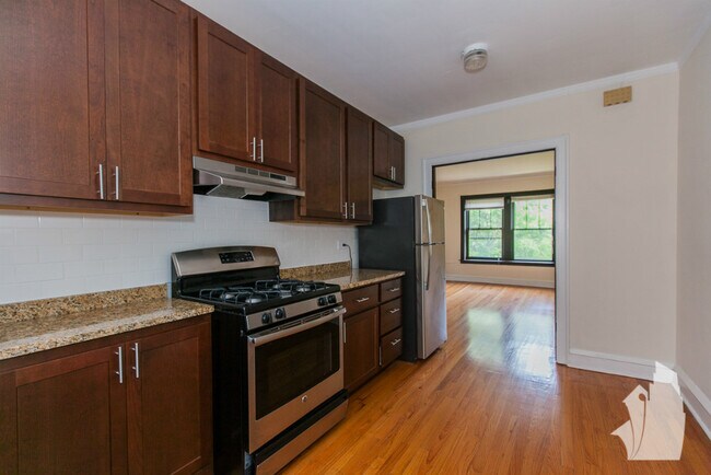 4600 N Winchester Ave Unit 4602-1E