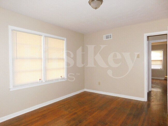 Photo - 4896 Lochinvar Dr