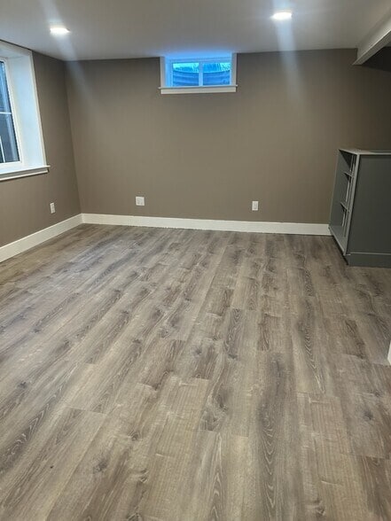 Building Photo - 309 W Hoover Ave Unit B