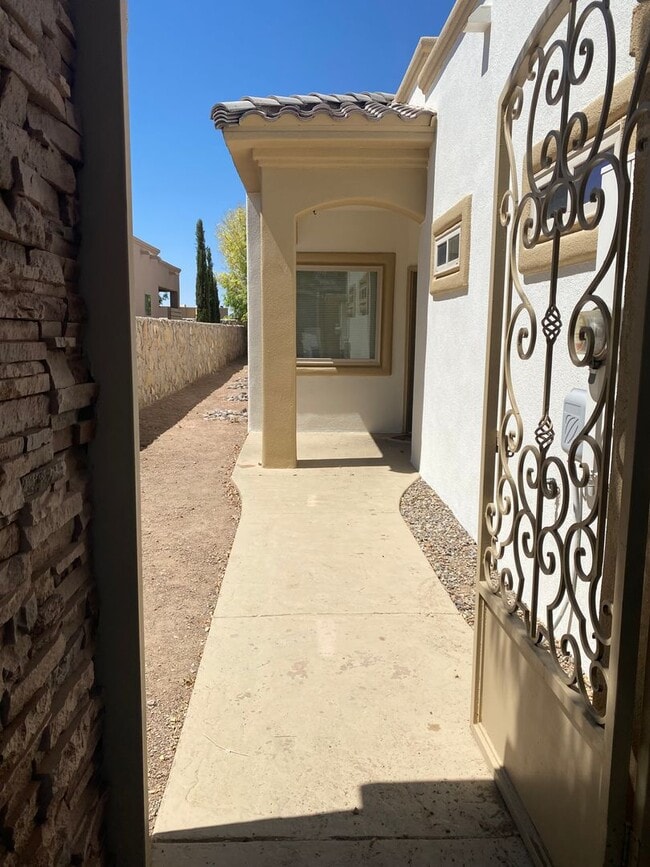 4206 Tres Ninos Dr