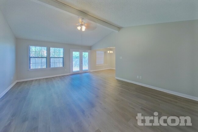 Photo - 7421 Ridge Rd W