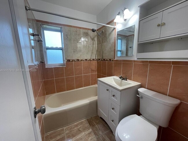 Photo - 1011 Avenue F