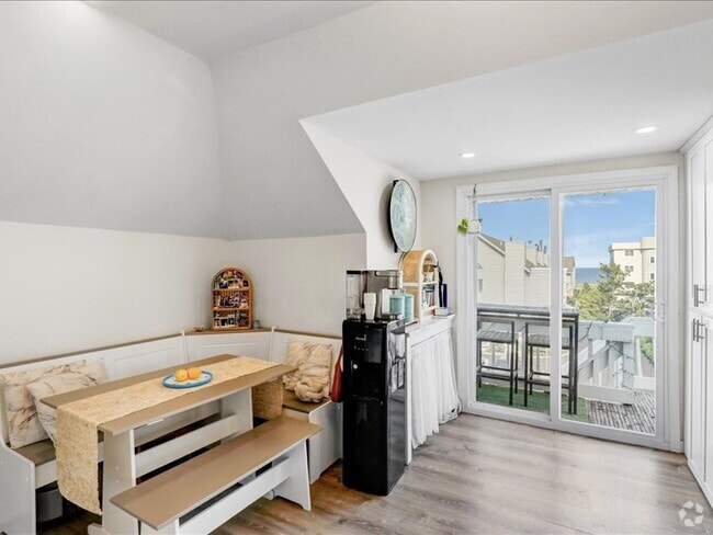 Building Photo - 606 Beach Ave Rental