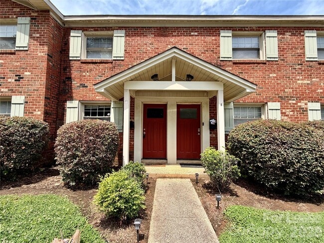 Photo - 1207 Green Oaks Ln Unit J