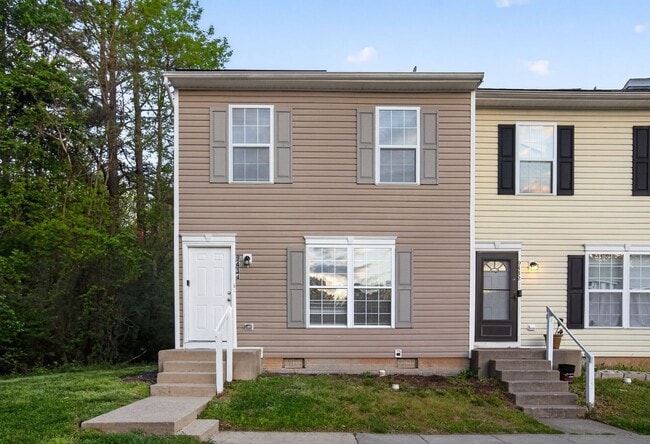 Photo - Newly Renovated Townhome in Presidential Lakes