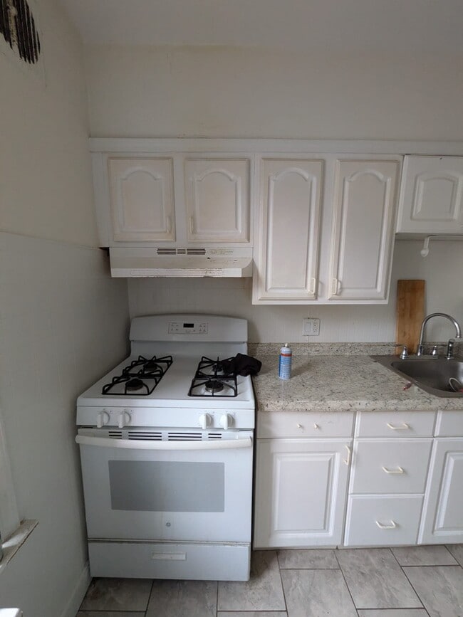Photo - 125 Hobart Ave Unit 3