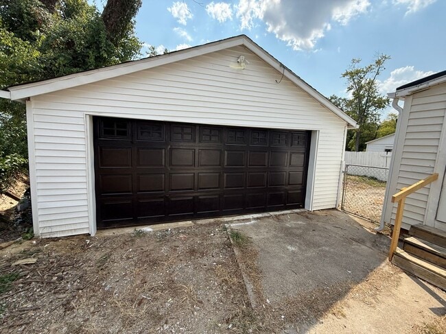 Photo - 905 Vanderburgh Ave