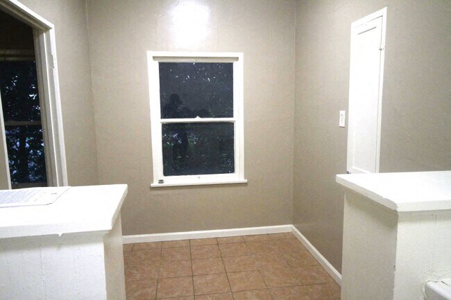 Photo - 1152 Broad Ave.