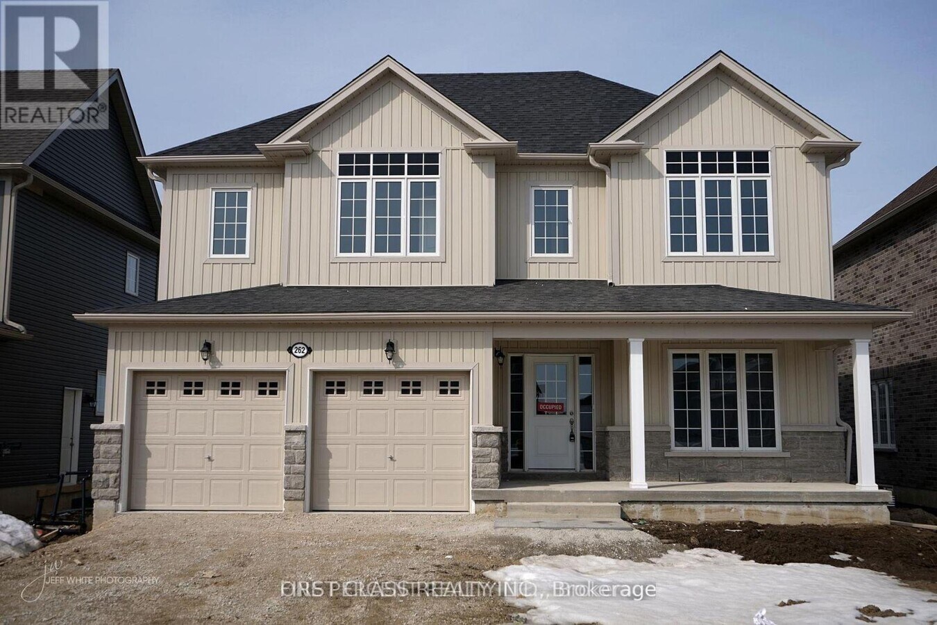 Photo - 279 Springfield Cres