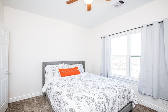 Building Photo - 5205 Bataan Rd Unit B