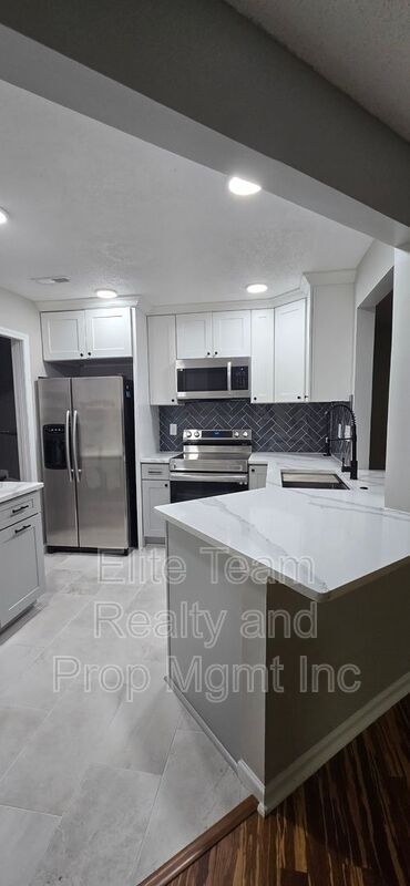 Photo - 6039 Gray Gate Ln Unidad B