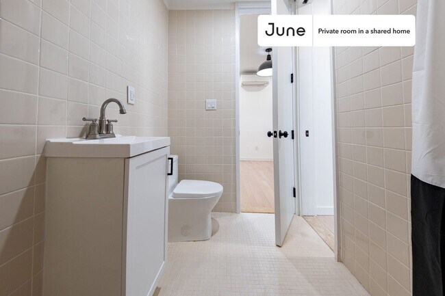 Room in Shared 4 bed/2 bath home in Ditmas Park