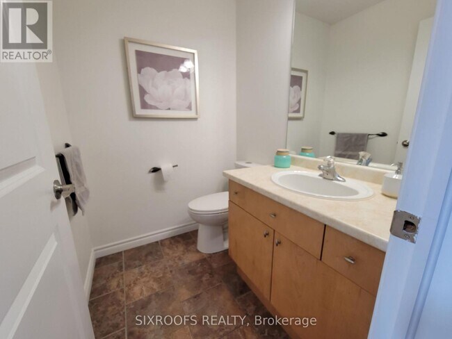 Photo - 2089 Beaverbrook Ave