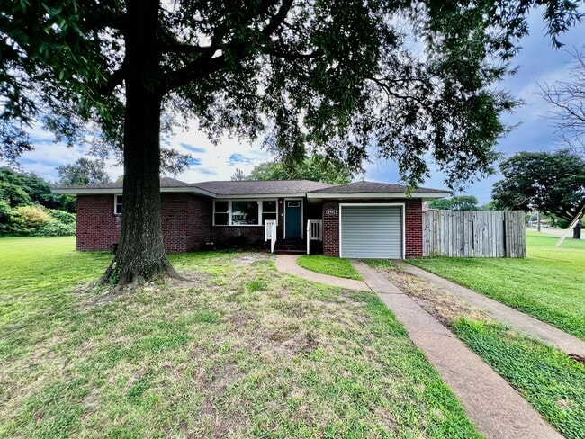 Building Photo - Charming 4 Bedroom home in Norfolk