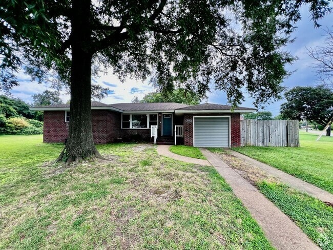 Building Photo - Charming 4 Bedroom home in Norfolk