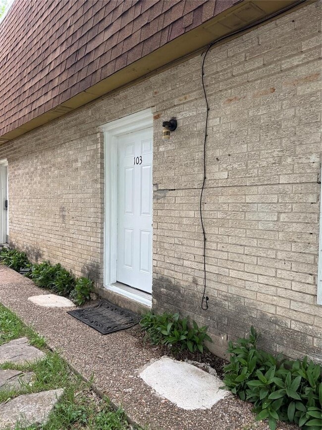Photo - 4908 West Gate Blvd Townhome