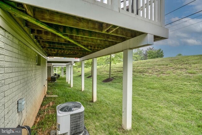 Photo - 7330 Matchbox Alley