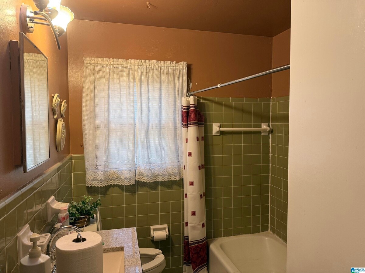 Photo - 644 72nd St S